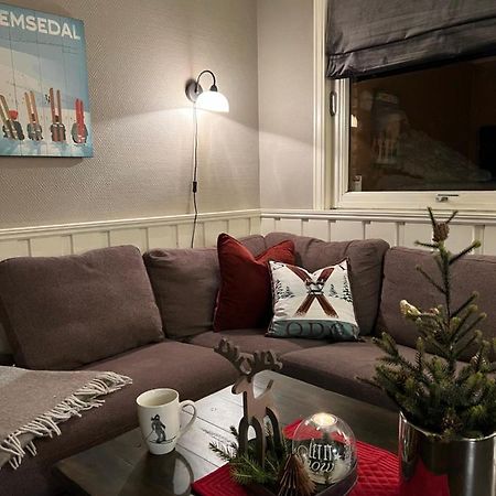 Hyggelig Leilighet I Sentrum Hemsedal Esterno foto