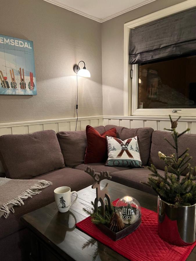 Hyggelig Leilighet I Sentrum Hemsedal Esterno foto